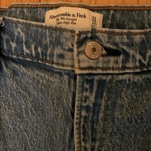 Abercrombie & Fitch Curve Love Ultra High Rise ‘90s Straight Leg Jeans